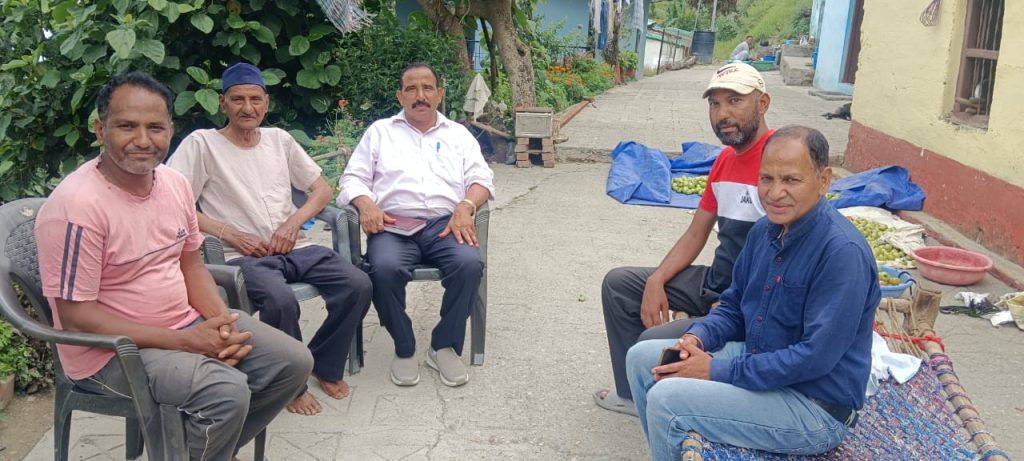 भाजपा जिला कार्यकारिणी सदस्य डॉ. भुवन चंद्र आर्य ने नैनीताल विधानसभा में किया व्यापक जनसंपर्क, डबल इंजन सरकार की योजनाओं पर की चर्चा,