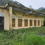 सी आर सी (संकुल भवन)खुर्पाताल की हालत खराब,बारिश में खराब हो रहा है सी आर सी में रखा सामान ।