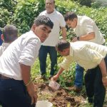 भाजपा नेता डॉ. भुवन चंद्र आर्य ने ग्रामीणों के साथ पौधारोपण किया, दर्जा राज्यमंत्री शांति मेहरा व  महिला नेताओं से मुलाकात की ।