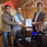 नैनीताल से सरकारी कार्यालयों के स्थानांतरण का विरोध, भाजपा कार्यकर्ता ने मुख्यमंत्री को भेजा ज्ञापन ।